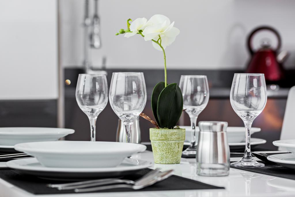 Metro Service Apartments Бедфорд Экстерьер фото